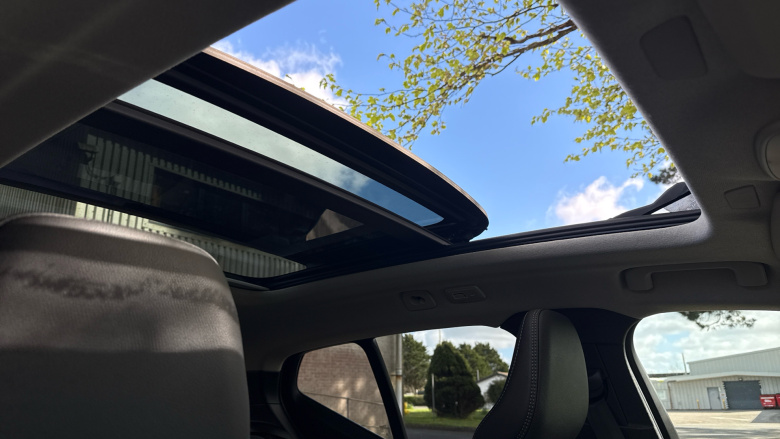 Volvo XC40 2.0 B4P Ultra Dark 5dr Auto Petrol Estate